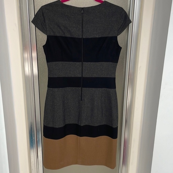 Judith & Charles wool dress - Picture 8 of 10